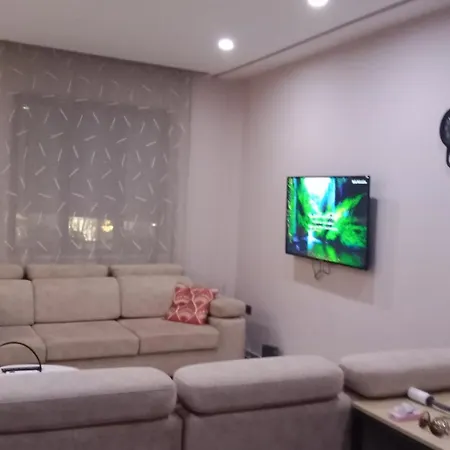 Arti House At Selvia 아파트 티라나